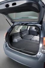 Toyota Prius V 2011 года